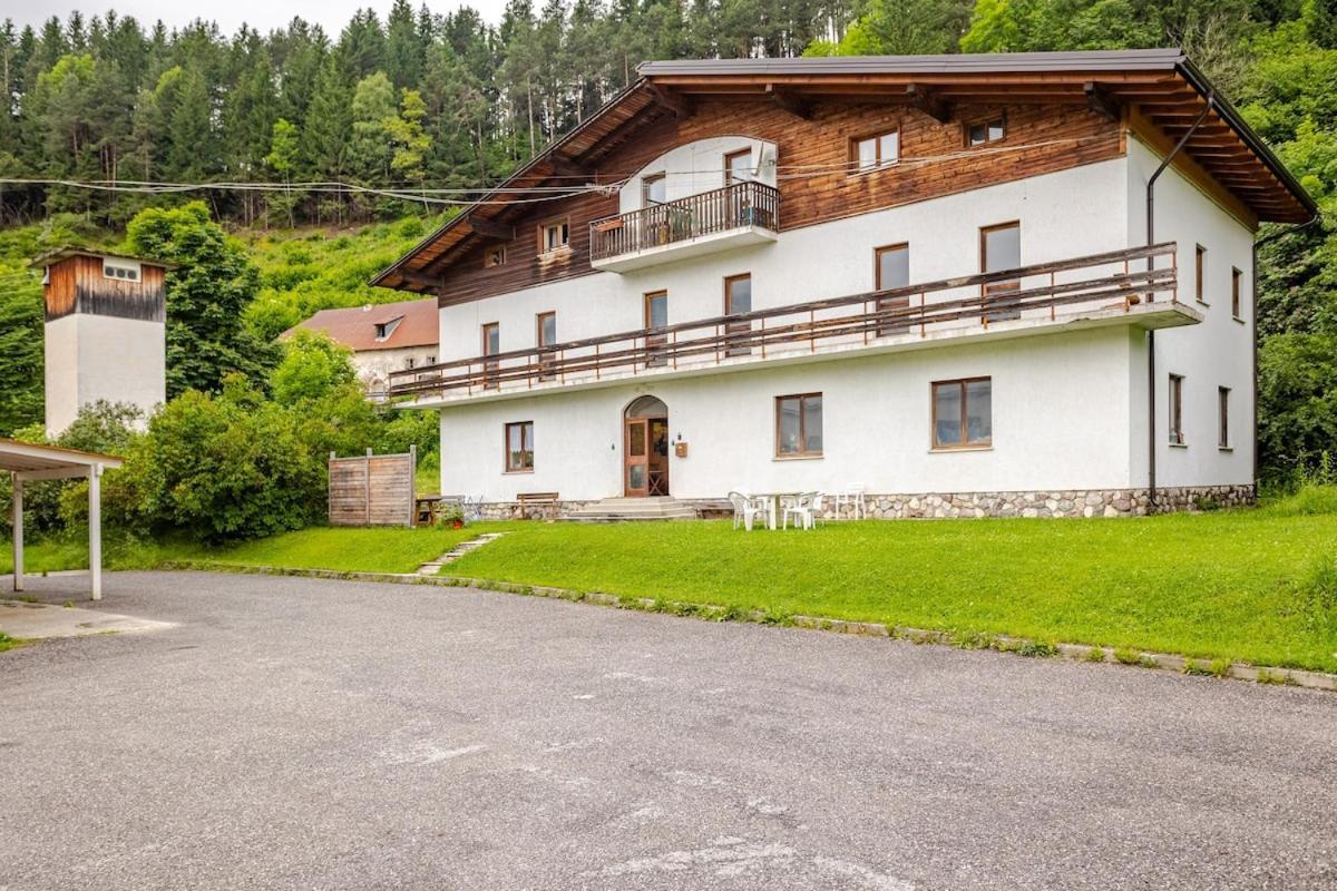 Lussuosa Suite In Montagna Con Wifi E Netflix ตาร์วีซีโอ ภายนอก รูปภาพ