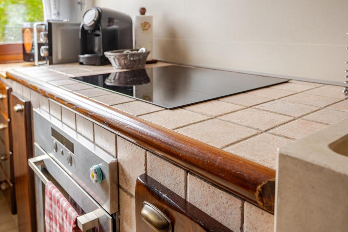 Lussuosa Suite In Montagna Con Wifi E Netflix ตาร์วีซีโอ ภายนอก รูปภาพ